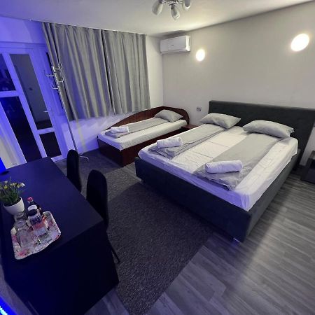 Vila Delia Hotel Oradea Exterior photo