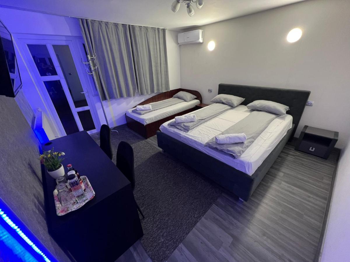 Vila Delia Hotel Oradea Exterior photo