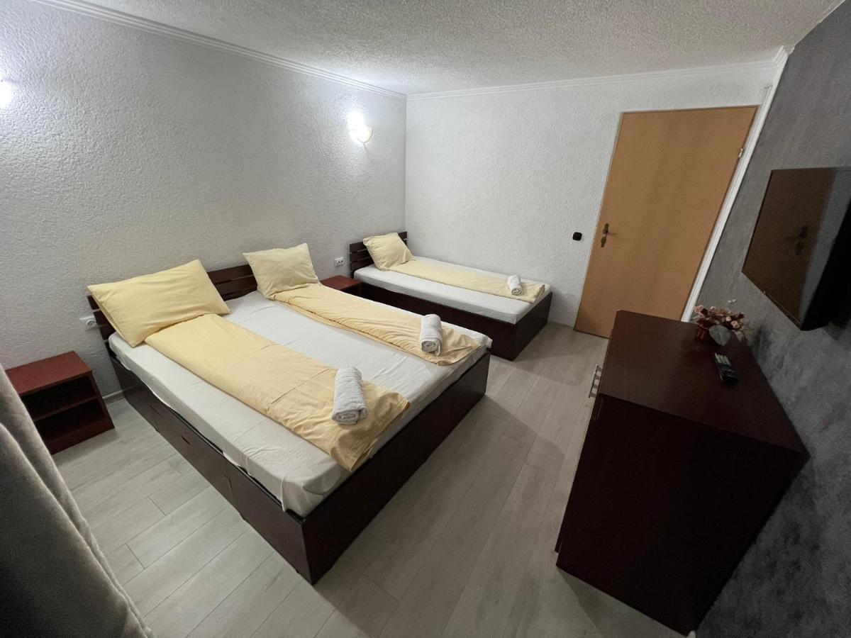 Vila Delia Hotel Oradea Exterior photo